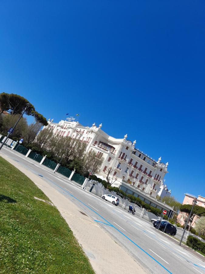 Appartamento Vista Mare Viserbella, Vicissimo Alla Fiera Rimini Eksteriør billede