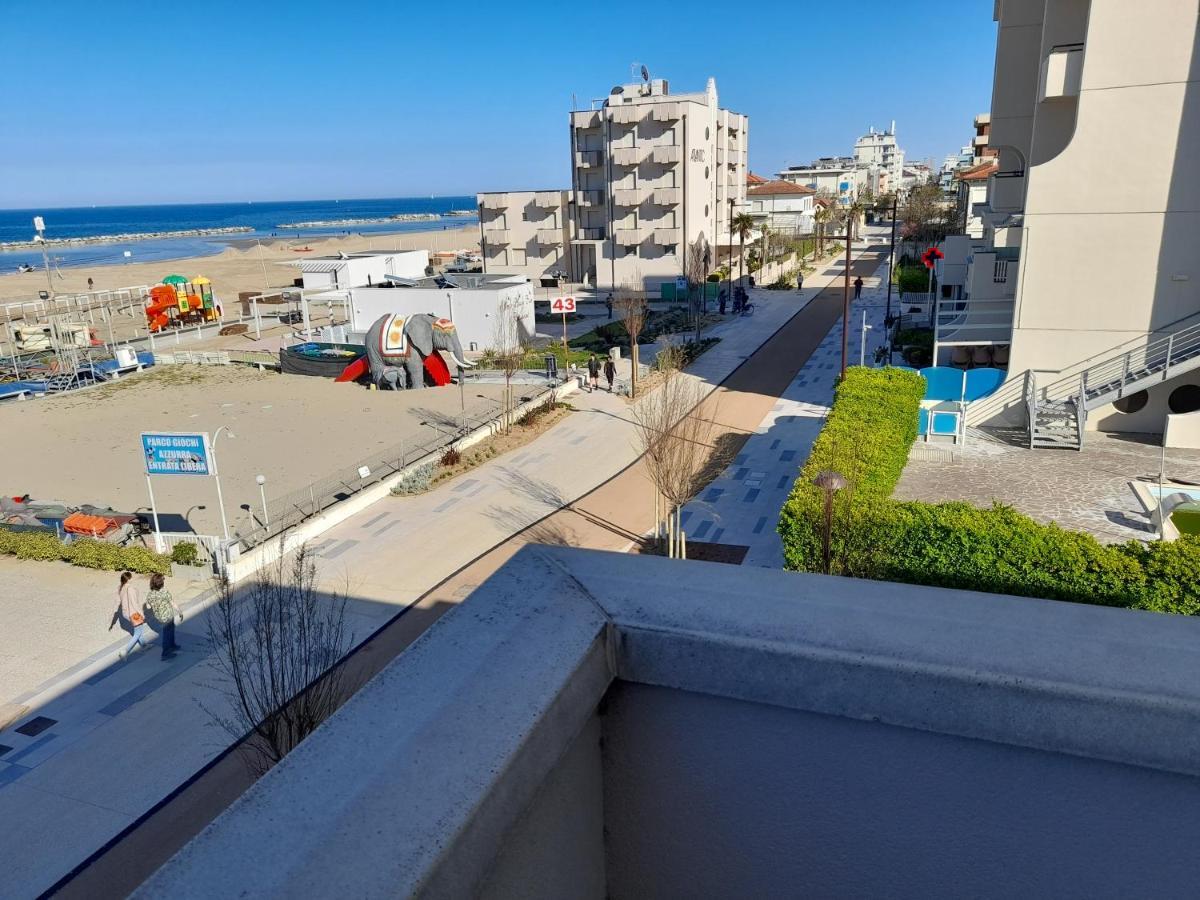 Appartamento Vista Mare Viserbella, Vicissimo Alla Fiera Rimini Eksteriør billede